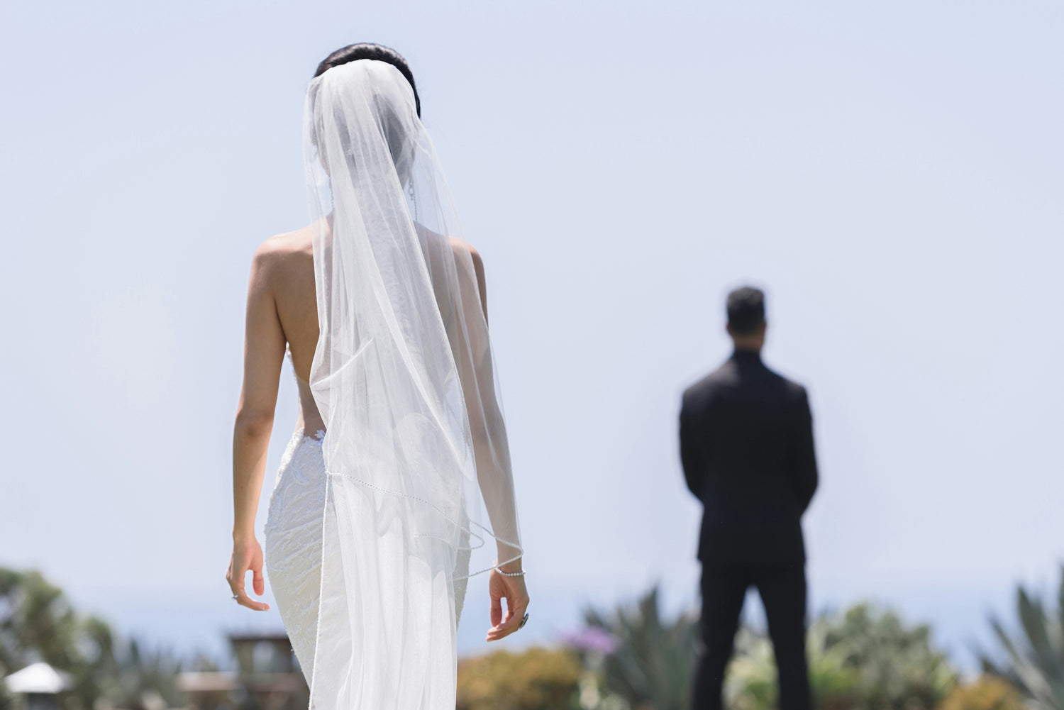 How to choose the perfect coloured contact lenses for your wedding celebrations