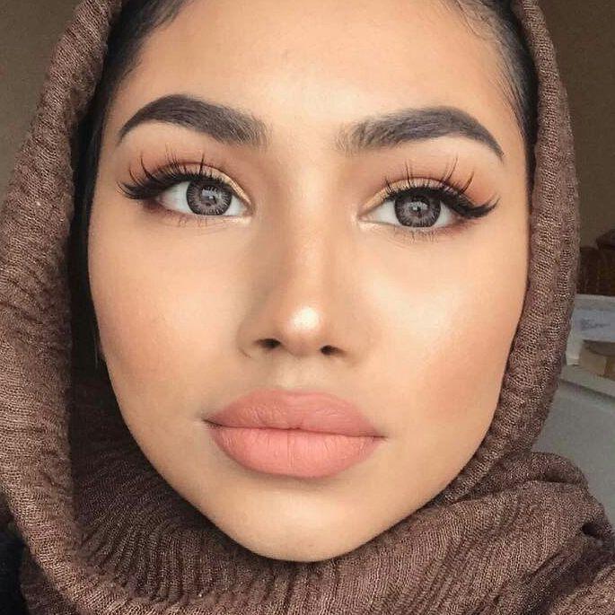 Silky Grey Contact Lenses: British Elegance and Safety